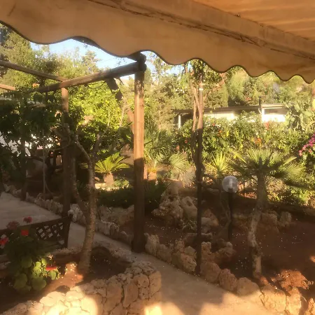 度假居 Due Passi Dal Mare 圣维托罗卡波